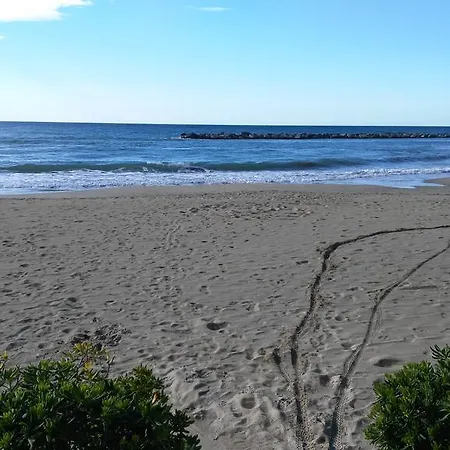 Casa Marina 阿尔玛·迪·塔吉亚