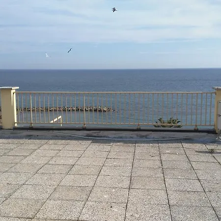 Casa Marina * 阿尔玛·迪·塔吉亚